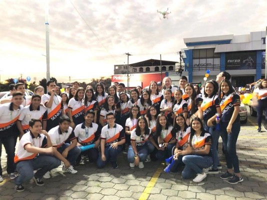 Los chicos de la Saint Peter Academy hicieron su entrada triunfal en este 2019