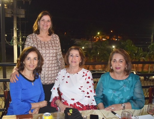 Marlene Kawar, Soad de Handal, Rabab de Handal y Yolanda de Ganineh.