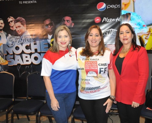 Melissa Villegas (representante de EMSULA y su marca líder PEPSI), Elisa Borrell y Carol Kattán (representante de Banco Atlántida)