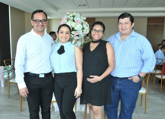 Melvin Peña, Jeime Handal, Gabriela Martínez y Frank Ordóñez