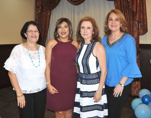 Mercedes de Reynaud, Geraldina de Pineda, Elizabeth Jarufe y Samia Jarufe