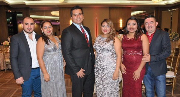 Nelson Rivera, Claudia Navarro, Lester Bulnes, Jenny Rivera, Alejandra Zavala y Selin Villanueva