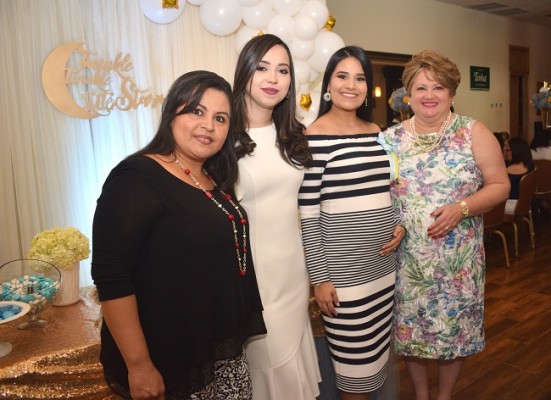 Nora Perdomo, Jenny Paola Ochoa, Irma Muñoz de Pavón y doña Jenny Navarro de Ochoa