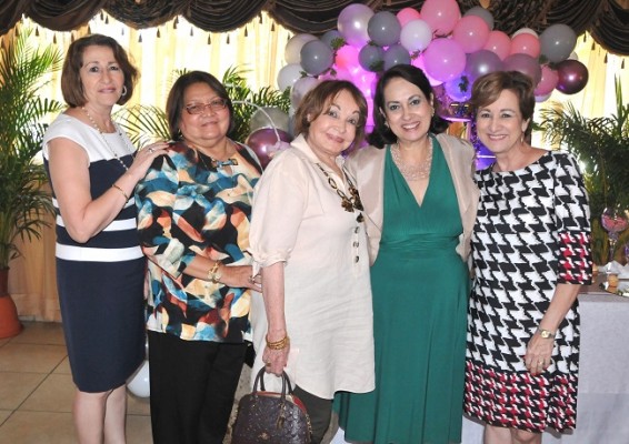 Rabab de Handal, Antonieta Escobar, Vilma Rosales, Sandra Lili Alvarado y Lizeth Nassar