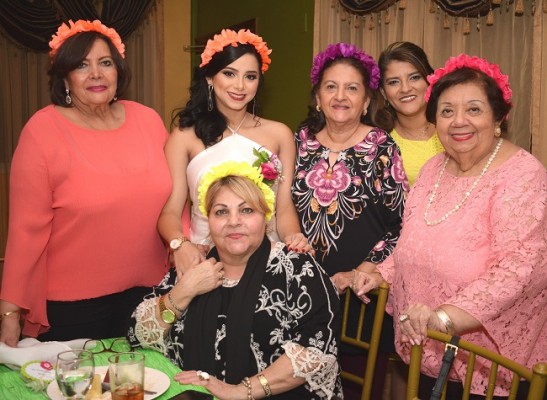 Vera Erazo, Gabriela Machuca, Mary de Machuca, Marilú Machuca, Ilsa Díaz Zelaya y Leda Cano.