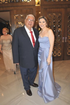 La bellísima Alejandra Hernández y Manuel Gallo
