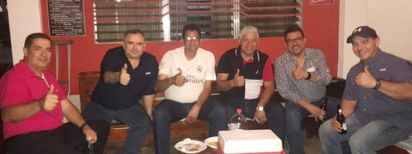 Ex-alumnos de la promoción 85 de bachillerato del emblemático instituto JTR  disfrutaron de un ameno convivió entre ellos, Ángel Herrera, Edgardo Pineda, Osman Fajardo, Juan Carlos Rivera, Manuel A. López y Denis Padilla