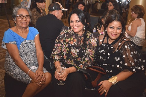 Heyzel Bustamante, Mercedes Menardi y Silvia Julia de Alvarado