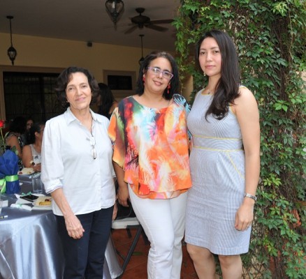 Ingrid Canales, Wendy Valladares y Belkis Valladares