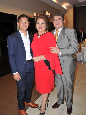 Leo Ayala, Ana de Ayala y Leonel Ayala