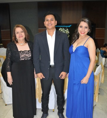 Lily de Rivera, Bayron Garay y Lily Rivera