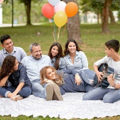 Linda imagen de Ivan Coronado con su familia