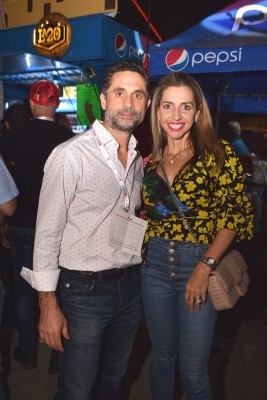 Ricardo y Vanessa Bizzarri