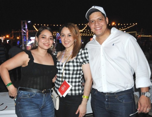 Rosalba Matute, Iza Herrera y Norman Zuniga