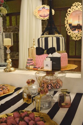 Sali Boquín de la firma Lolita’s Oven se encargó de la exquisita estación de dulces y el pastel de celebración