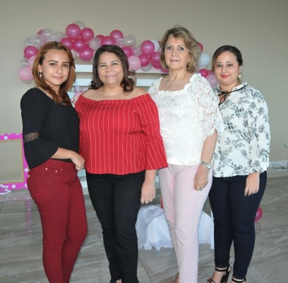 Stephanie Ortíz, Olga Rodríguez, Yolany Valle y Judith Rápalo