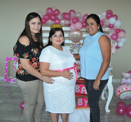 Waldina Hernández, Lourdes Contreras e Isis Orellana