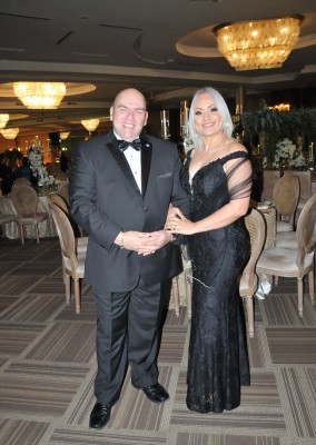 Yaacov Levi y su bella esposa Elly