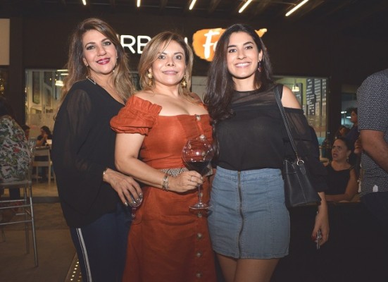 Amal Faraj, Marlen de Faraj y Amal Paredes Faraj