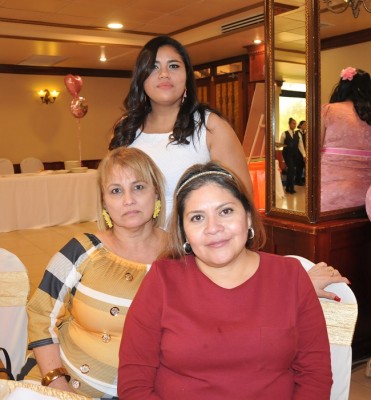 Bessy Hernández, Glenda Marthel y Blanca Ramírez