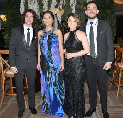 Carlos Zablah, Helga Moya, Melissa Zablah y Erick Vega