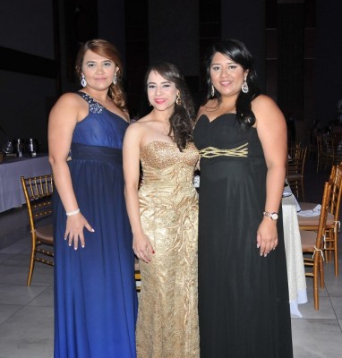 Cindy Paz, Helen Duncan y Nancy Mathew