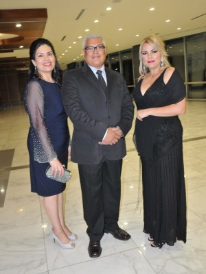 Karla Díaz, Salvador Martínez y Patricia Villatoro