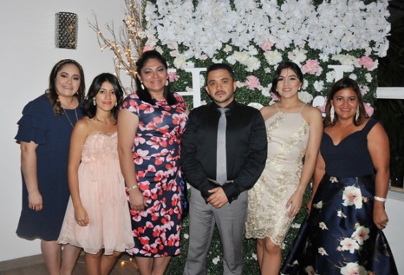 Karla Leiva, Crisly Bohorquez, Mary Pineda, Juan Carlos Leiva, Claudia y Julissa Bohorquez