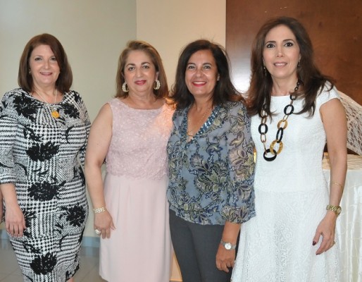 Khaula Segebre, Yolanda Ganineh, Susan Kunkar y Mary de Zgheibra