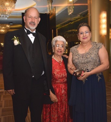 La familia del novio, Federico Panting, Amparo Bardales y Eda Patricia Molina