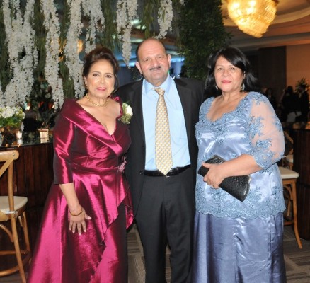 La madre de la novia, Yazmin Janania, Rafael y Reina de Nasser