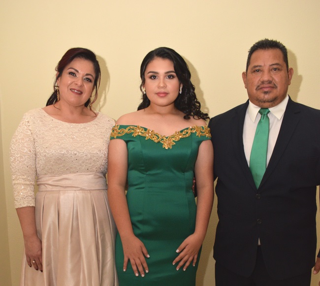 Mágica noche de XV años para Allison Karime