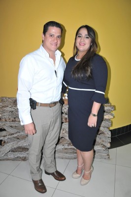 Los futuros padrinos de boda, Dennis Meraz y Andrea del Cid