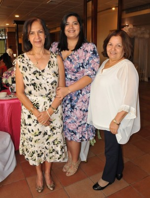 Luisa Emilia de Paredes, Victoria Paredes y Sherley Slade