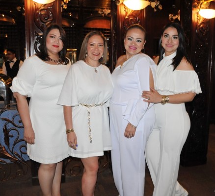 Marlene Cartagena, Elisa Clavijo, Marcela Ávila y Jennifer Lara