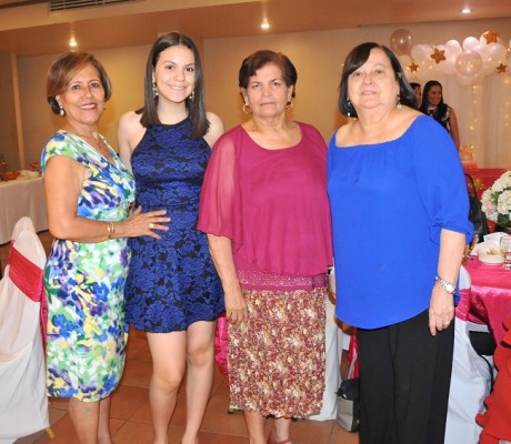 Martha Gutiérrez de López, María José Vélez, Hilda Ulloa y Carmen Urbina