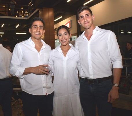 Miguel Facusse, Ana Perez y Alejandro Facusse