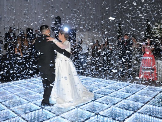 Pablo y Melissa compartieron detalles impensables durante su vals como esposos, y protagonizaron una gran fiesta con la amenización musical de Jorge Torres y su banda