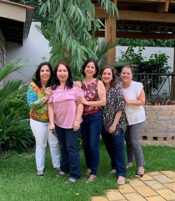 Waldina Rogel Rapalo, Rosa Zeron de Villegas, Gracia Valladares, IleanaMaria Soto y Sulim Trejo.