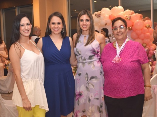 Alejandra Cárcamo, María Fernanda Ortega, Mónica Araujo y Nuria Mahomar.
