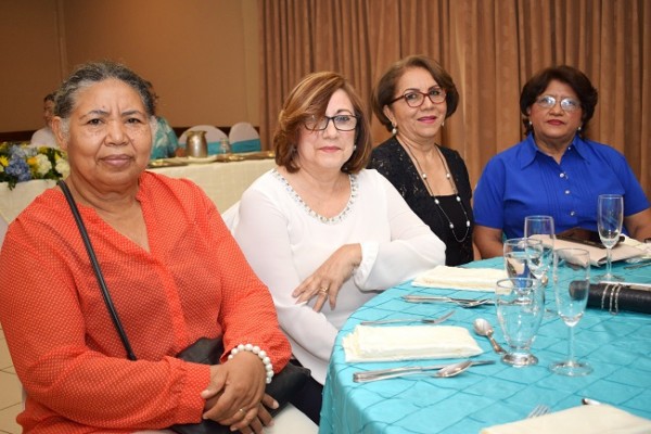 Blanca Estela Suazo, Miriam Hernández, Argentina Gutiérrez y Elizabeth Contreras