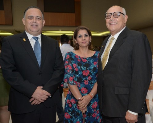 Armando Calidonio, Lucy Coto y Ivis Discua.