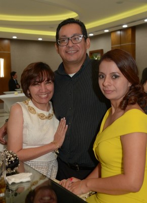 Ana Corina Claros, Rubén Escobar y Iliana Ramírez.