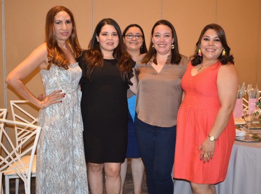 Carola Escalante, Ollie Ortega, Sherley Rivera, Paola Cardona y Vanessa Aguilera