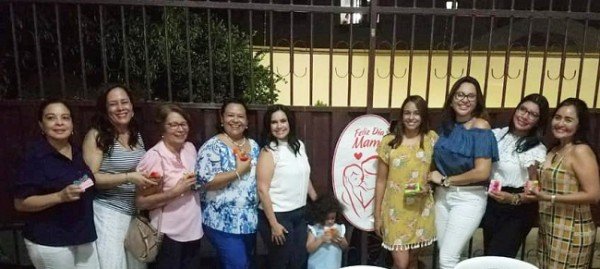 Celebración del día de la madre en el Club Rotario Valle de Sula