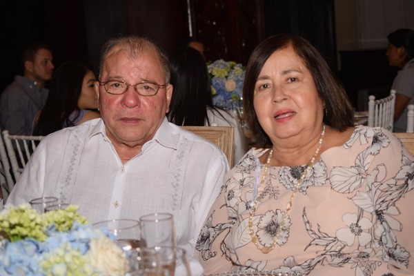 Claudio Ferrera y Lucy de Ferrera