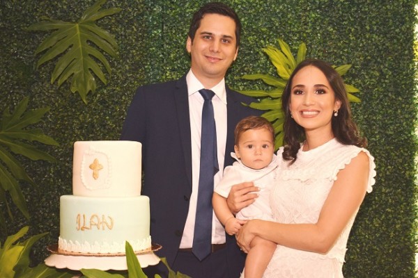 Ana Lucía Soto y Eldad Ronen con su pequeño Ilan en una imagen para recordar.