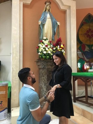 El 20 de septiembre de 2018, al finalizar la misa de las 7:00, Edwin pidió matrimonio a la chica de sus sueños.