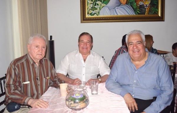 Ernesto, Afif y Kamal Dieck.