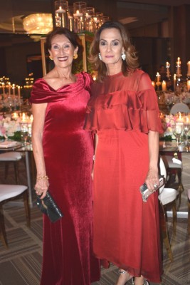 Este duo de damas derrochó elegancia y glamour en la boda Córdoba Chinchilla en el Club Hondureño Árabe